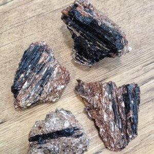 Črni Turmalin z Muskovitom